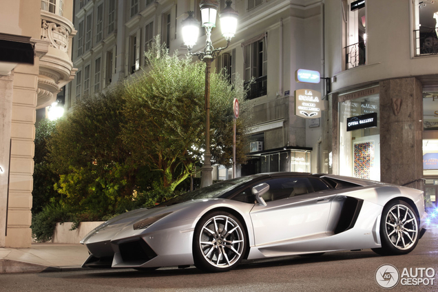 Pick your favorite Aventador situation