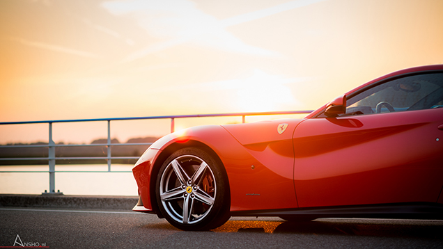 Waanzinnige fotoshoot: Ferrari F12berlinetta